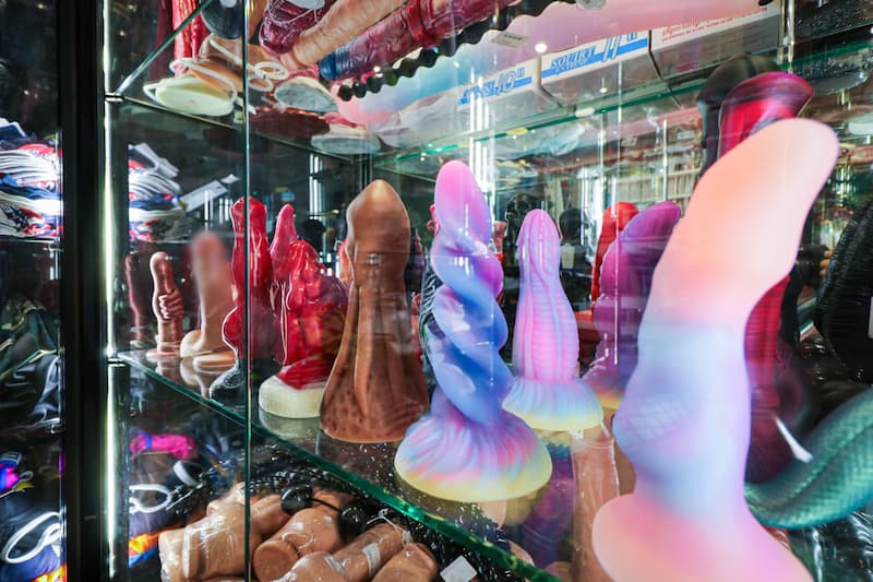 Découvrez notre sélection de jouets insolites au Lynx Store - L'ultime sex-shop à Toulouse