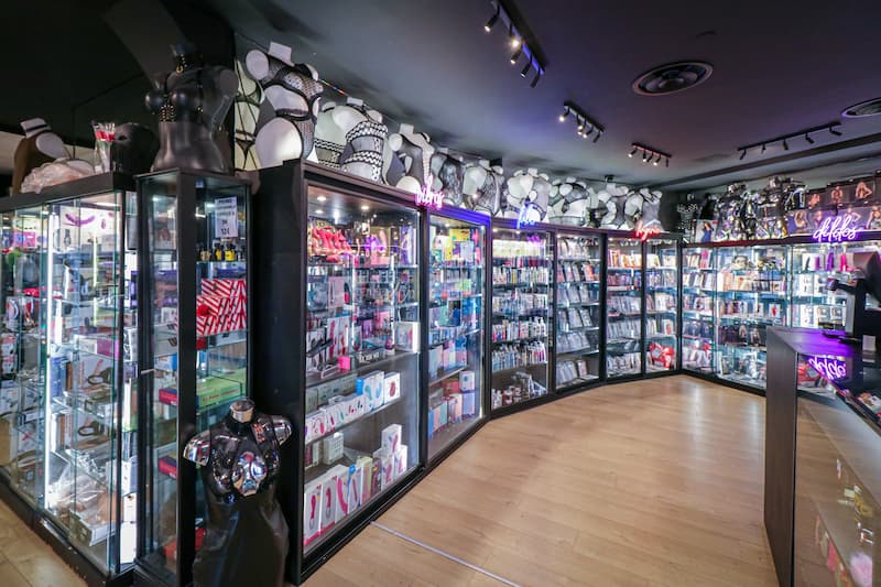 Vue de l'intérieur du Lynx Store - L'ultime sex-shop à Toulouse