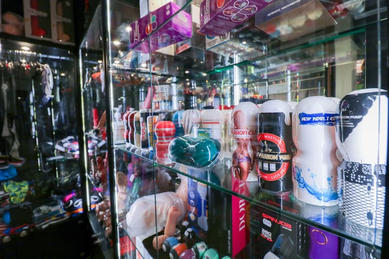 Sélection de jouets intimes pour hommes au Lynx Store - L'ultime sex-shop à Toulouse