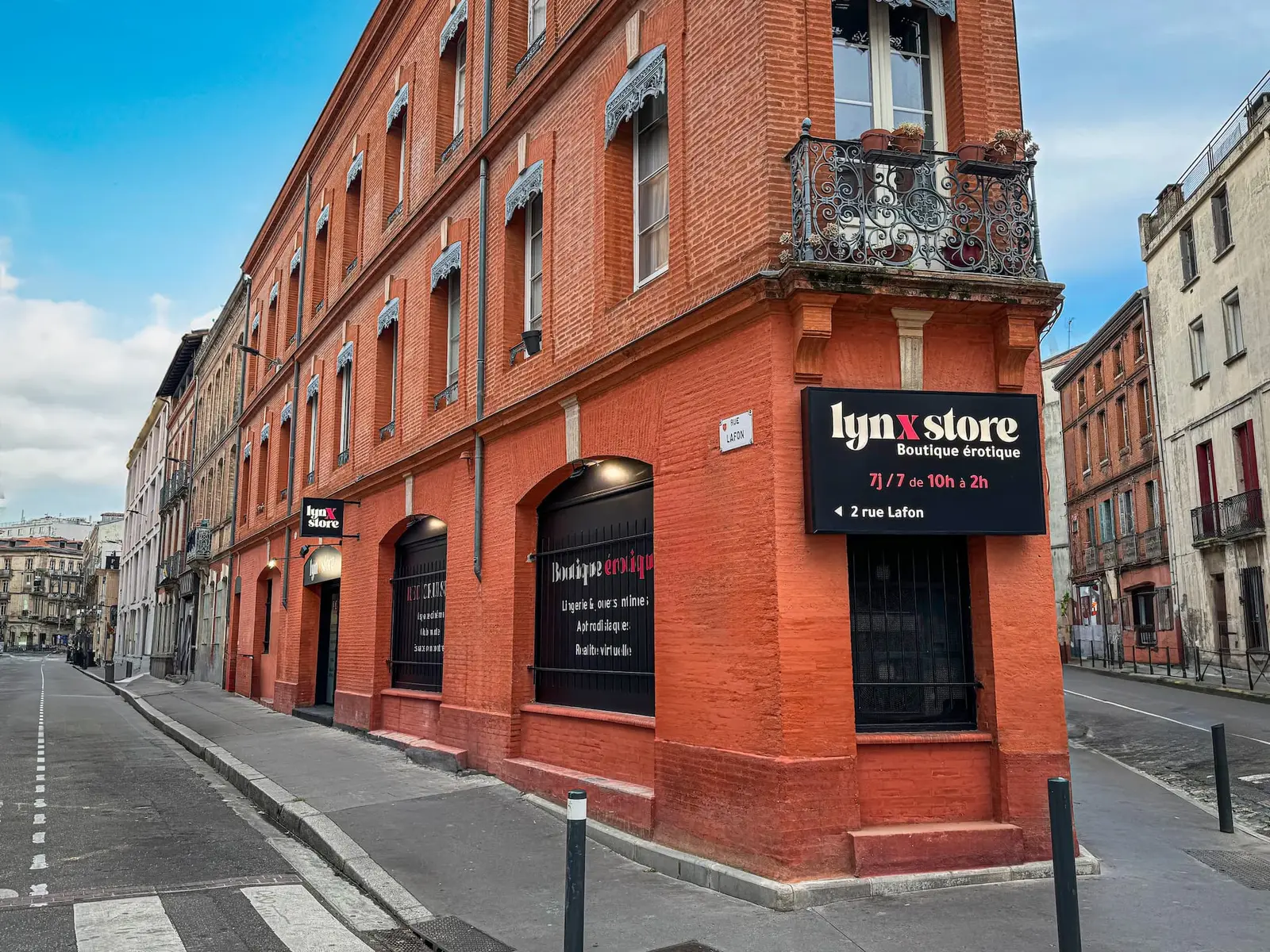 The Lynx Store shop front, 2 rue Lafon in Toulouse